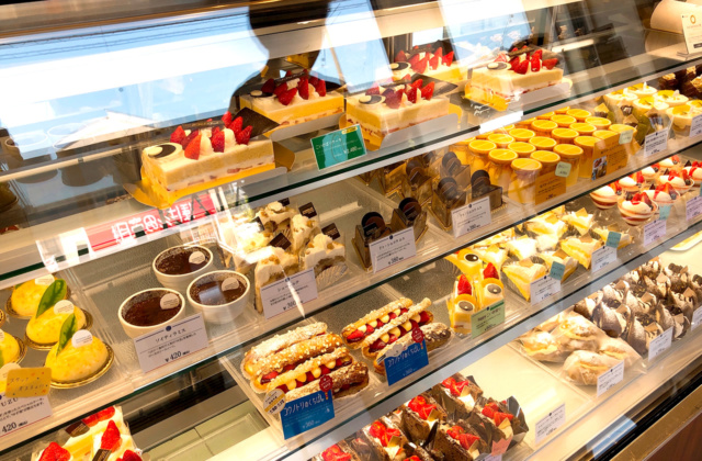 豊岡市若松町にあるケーキ屋「カタシマ KATASHIMA 豊岡店」の「コウノトリのくちばし」と「Happy こいのぼり」が美味い！