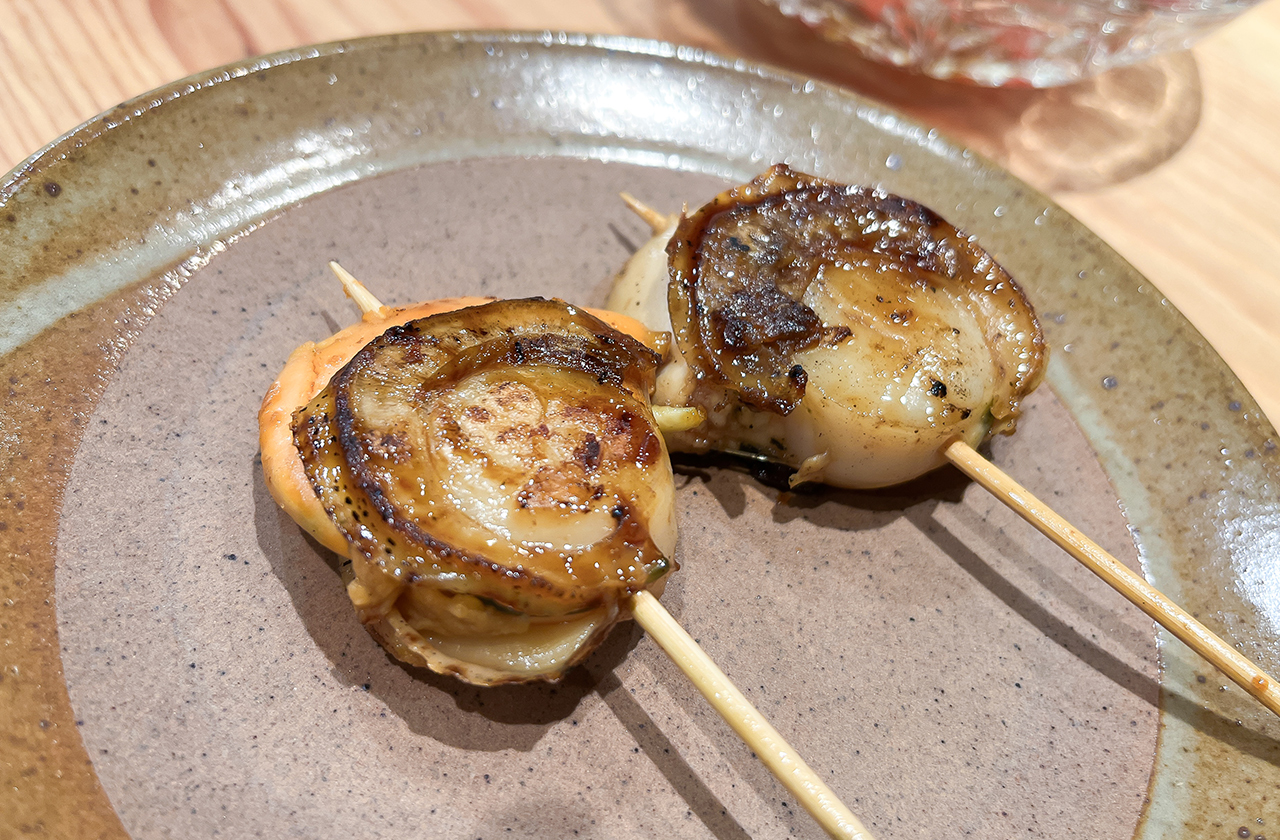 鉄板ダイニングHonu.（ホヌ）ホタテ串焼き