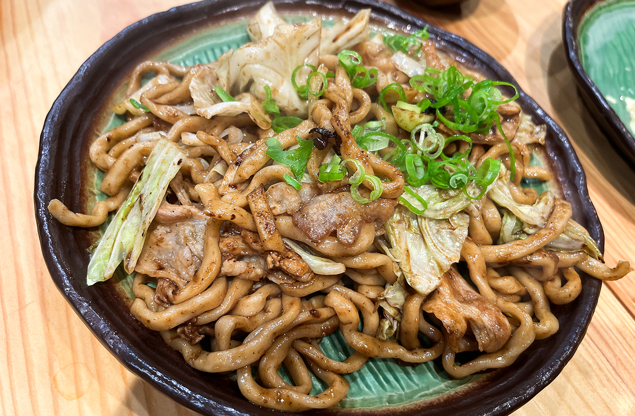 鉄板ダイニングHonu.（ホヌ）旨辛焼きそば