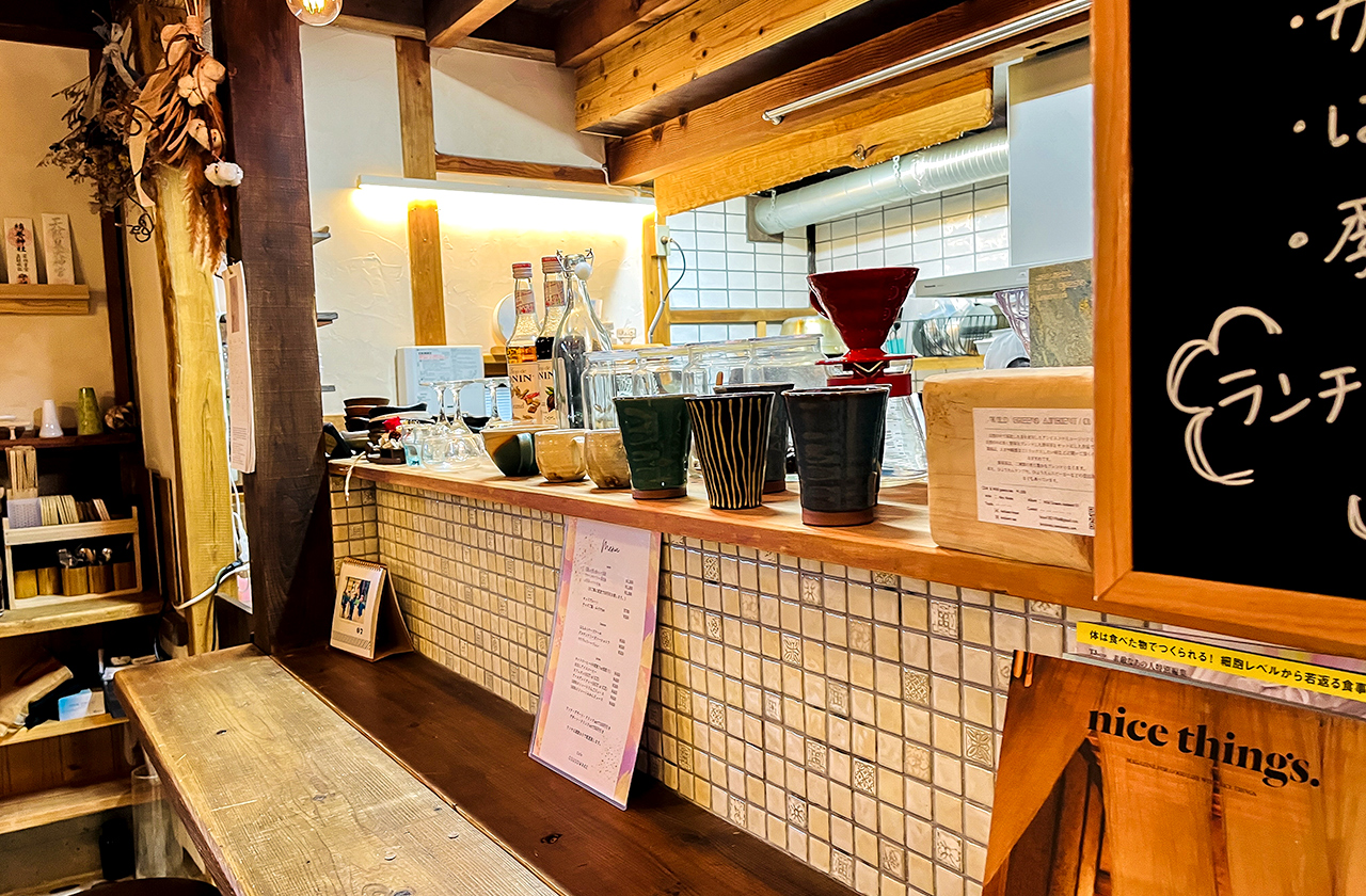 Cafe & Deli おすそわけ 店内1F