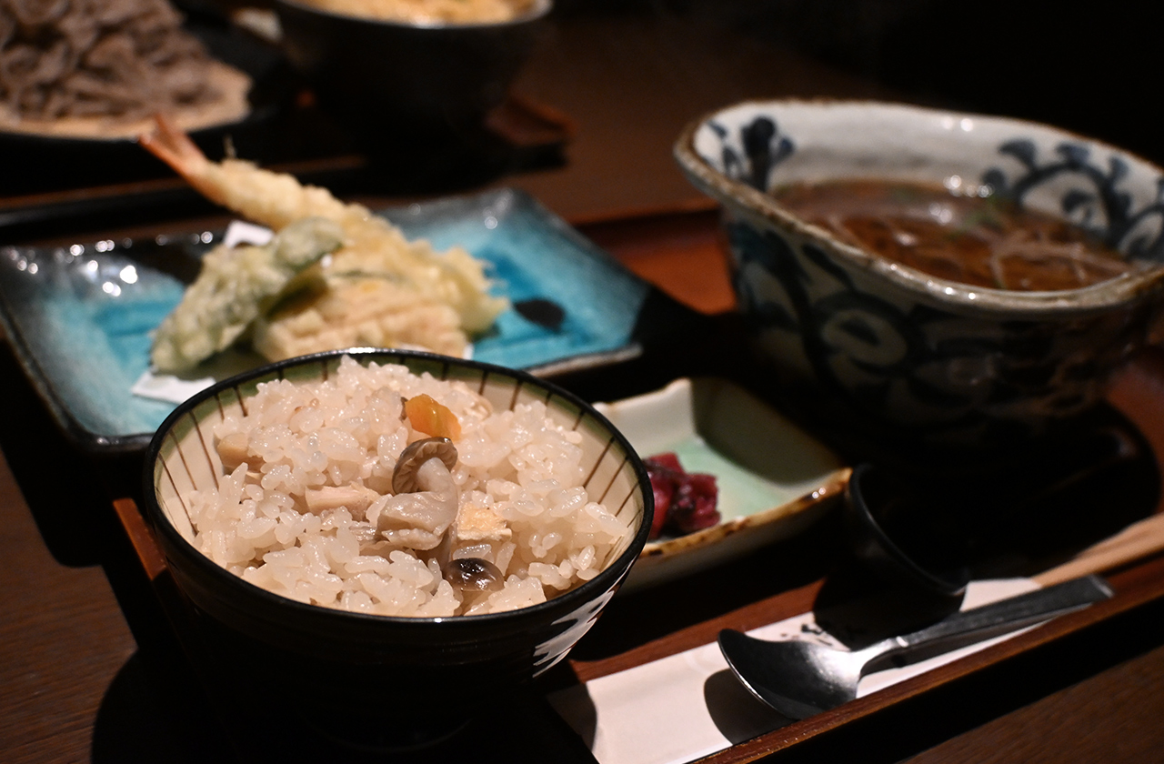 手打ちそば処 縁 炊き込みご飯