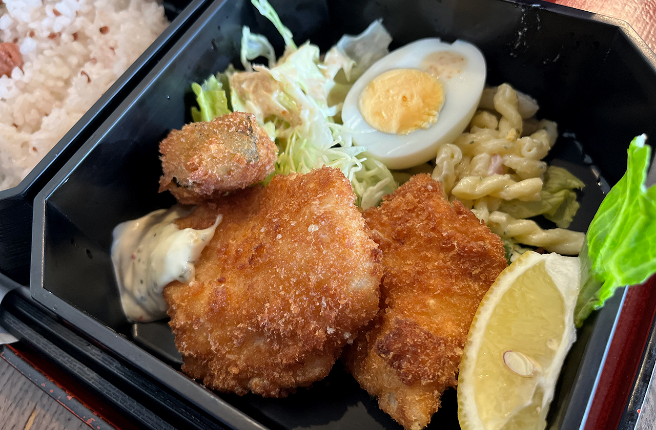 TEA ROOM AVIAN・TOT(アヴィアントット)白身フライ&カボチャフライの日替わりランチ