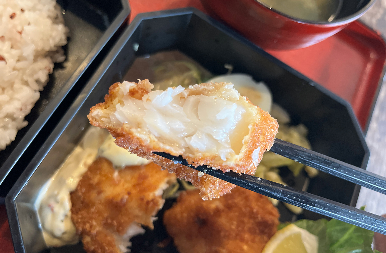 TEA ROOM AVIAN・TOT(アヴィアントット)白身フライ