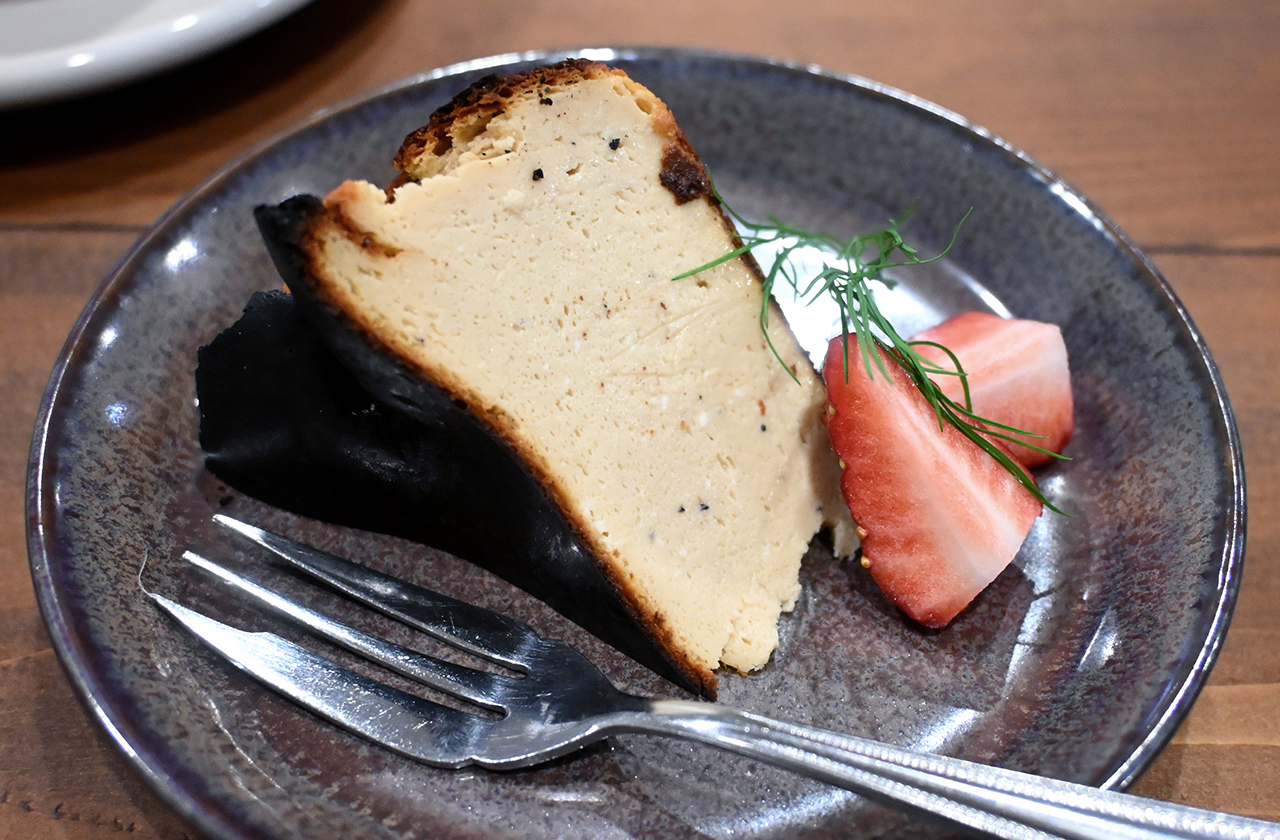 trattorìa ORBEE 季節のベイクドチーズケーキ